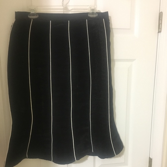 ASHRO flare bottom midi ribbed style skirt - Picture 1 of 3